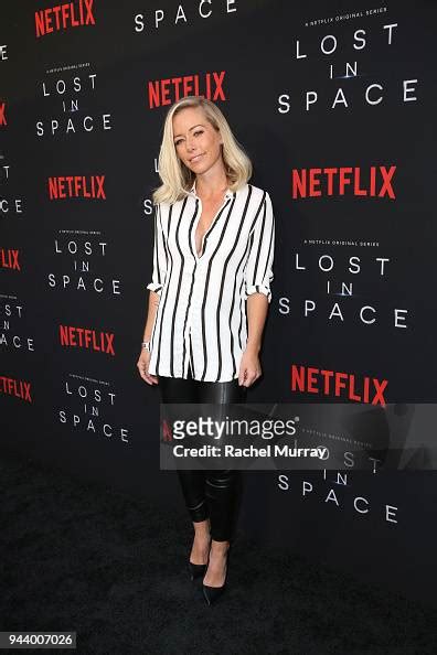 Kendra Wilkinson Attends Netflixs Lost In Space Los Angeles ニュース