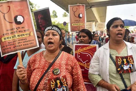 Rg Kar Rape And Murder Case Silent Rally Taken Out In Calcutta