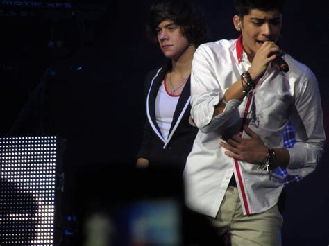 File:Harry Styles and Zayn Malik Glasgow.jpg - Wikimedia Commons