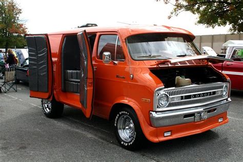 1972 Dodge Tradesman 100 Custom Van | Custom vans, Dodge tradesman, Vintage vans