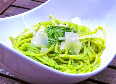 Spaghetti Mit Spinat Basilikum Pesto Food With Love