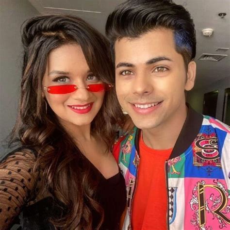 See Pics When Siddharth Nigam Got Flirty With Avneet Kaur Iwmbuzz