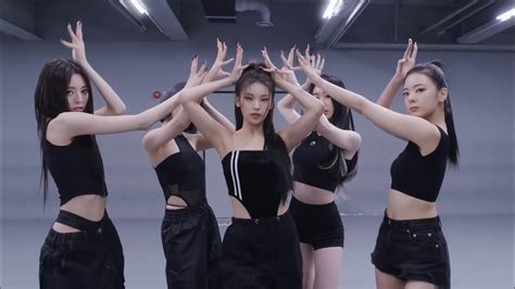 Itzy Cheshire Dance Practice Mirrored Zoomed Youtube