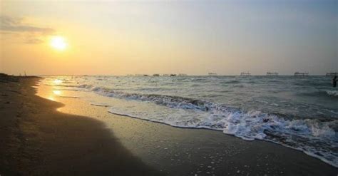 5 Pantai Di Semarang Ini Miliki Pemandangan Indah Dan Belum Diketahui