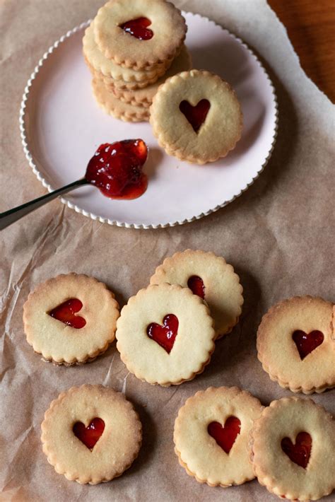 Easy Homemade Jammy Dodger Biscuit Recipe Katie Pix