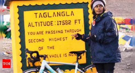 Leh To Manali Pune Woman Sets Record Cycles From Leh To Manali In 55 Hours Shimla News