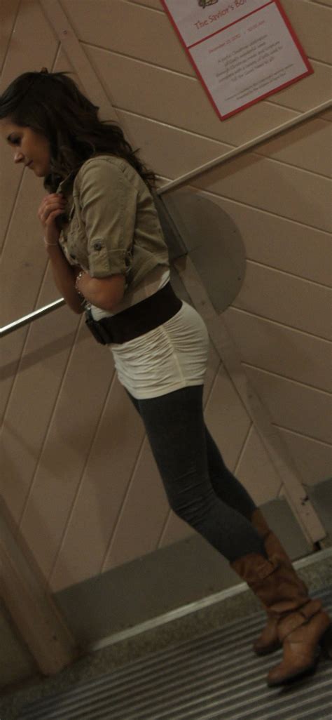 Slim Latina Beaut In Leggings Spandex Leggings Yoga Pants Forum