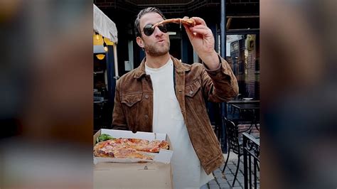 Barstools Dave Portnoy Finally Reviews Pizza From Mid Hudson