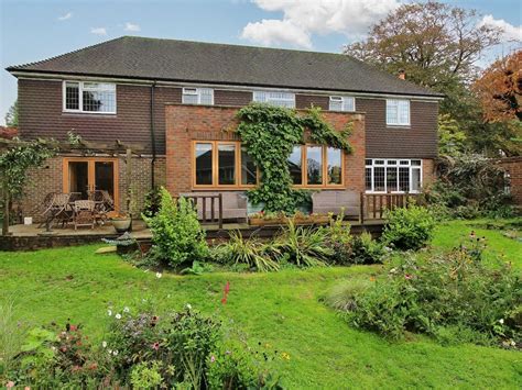 4 Bed Detached House For Sale In Beacon Road West Crowborough East