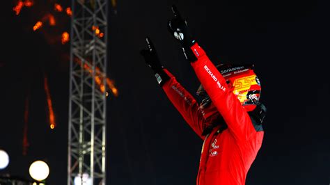 Carlos Sainz Gana El Gp De Singapur F Sin Tracci N