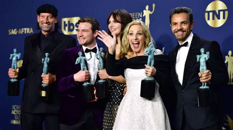 Derbez Triunfa En Los Sag Awards Uninter Informa Al Aire