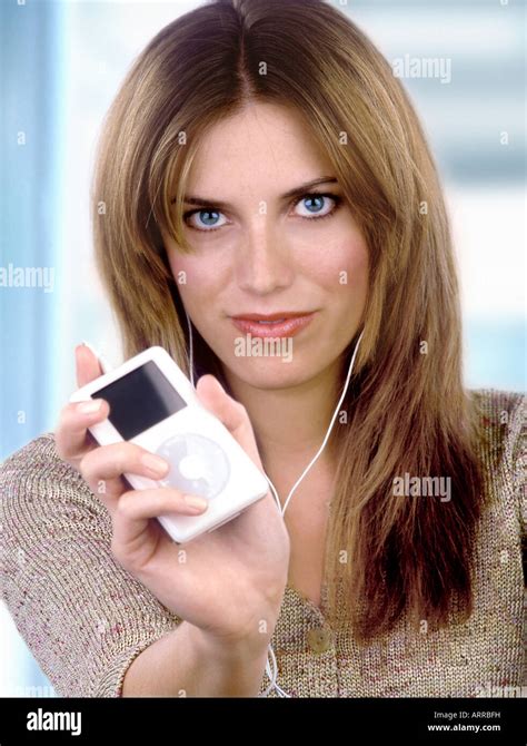 Ipod Woman Hi Res Stock Photography And Images Alamy