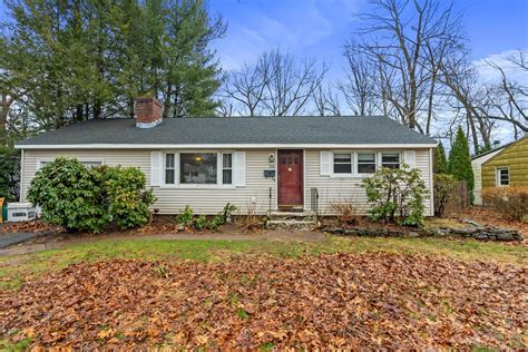 56 Cedar Street Newington Ct 06111 See Est Value Schools And More