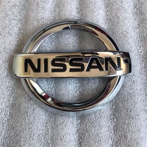 Emblema Parrilla Nissan Versa 07 12 62890em30a