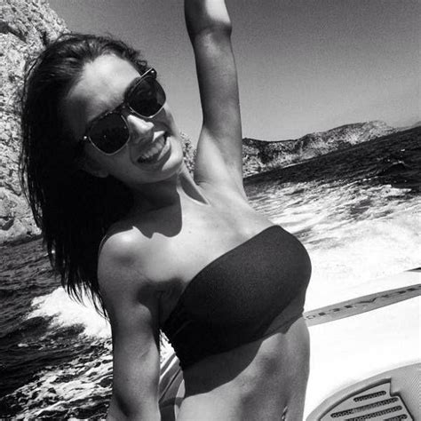 EXTREMELY HOT British Girl Exposing In BIKINI Showing Cl