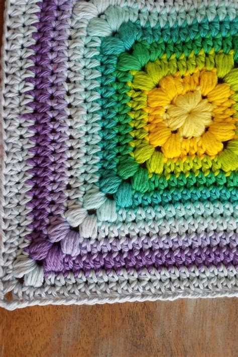 A Modern Guide To Granny Squares Awesome Color Combinations And