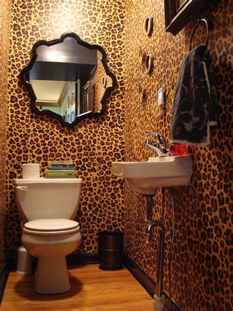 Cheetah print bedroom wallpaper | Hawk Haven