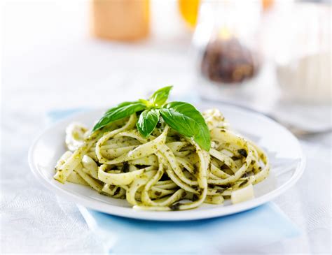 Linguine Mit Spargel Lachs Und Pesto Rezept