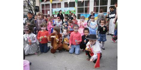 Lons le Saunier Carnaval animé à lécole maternelle Aristide Briand