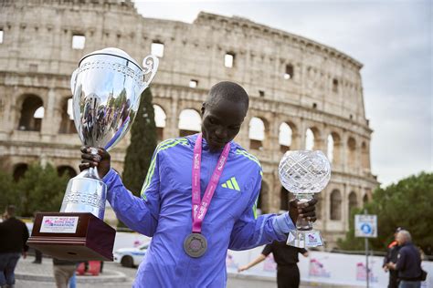 Wizz Air Rome Half Marathon Trionfo Di Adidas E Record Per Emmanuel