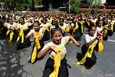 Perayaan Hari Tari Sedunia ANTARA News