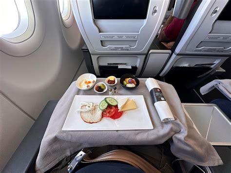 Türk Hava Yolları Business Class Yemek İkramı İstanbul Edinburgh