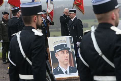 Hommage National Le Colonel Arnaud Beltrame Avait Débuté Sa Carrière à