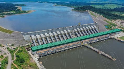 Hidrelétrica de Belo Monte quer erguer muros gigantescos dentro do rio