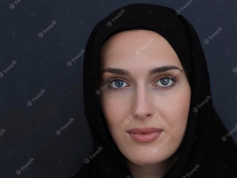 Premium Photo Portrait Of Modern Young Muslim Woman In Black Abaya