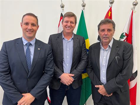 Prefeito de Itararé (SP), Heliton do Valle, participa de audiência com