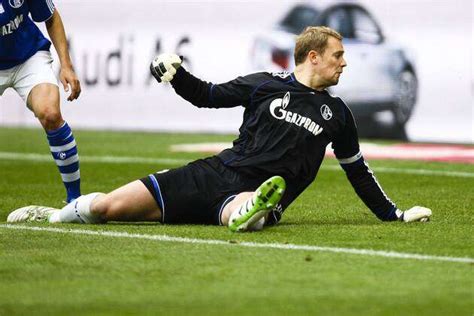 Manuel Neuer Torwart S Kassiert Das Tor Zum Durch Arjen Robben