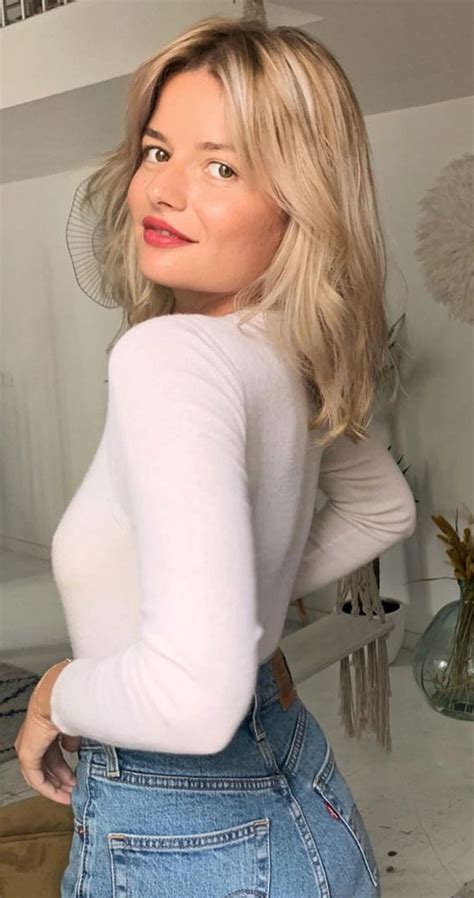 Cute Haircuts And Hairstyles With Bangs Blonde Medium Haircut With Bangs