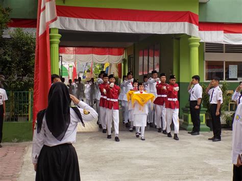 Upacara Peringatan Hut Ri Ke Di Yayasan Al Mu In Kota Tangerang Sd