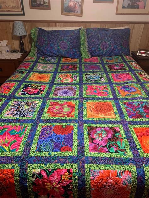 Pin By Anne Ibach On Kaffe Fassett Quilts Bright Quilts Kaffe Fassett Quilts Colorful Quilts