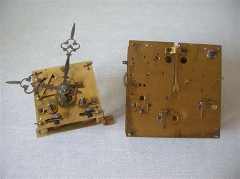 LOT DE 2 anciens mécanisme d horloge pendule pièce réparation