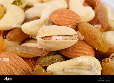 Pista Dry Fruit Nuts Hi Res Stock Photography And Images Alamy