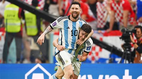 Lionel Messi Image Goes Viral After Argentina Smash Croatia Nh News Hub