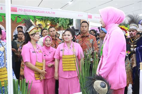 Dukung Umkm Bhayangkari Daerah Papua Mengikuti Bazaar Kreasi