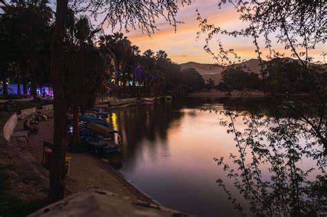 Laguna De Huacachina Ica Peru Foto Premium