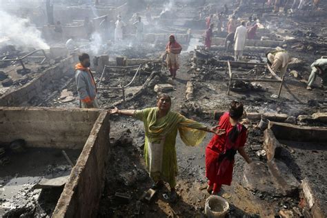 Stravičan požar u Pakistanu Stradalo deset ljudi među njima šestoro dece