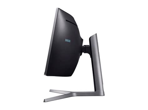 Samsung Chg90 Extrabreiter Monitor Mit 49 Zoll Auf Der Gamescom