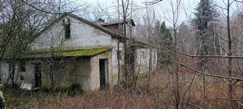 Opuszczone Gospodarstwo W Lesie Buczek Urbexy Pl Gdzie Na Urbex