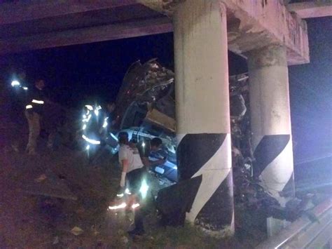 Tres fallecidos y 20 lesionados dejó el accidente vehícular en Tuxpan