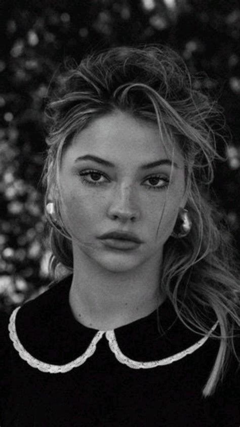 Madelyn Cline Celebrities Hair Styles Blonde