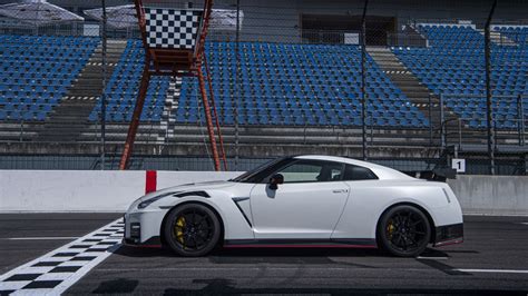 Nissan Gt R Nismo Review Gran Turismo For The Road Cityam