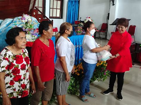 Mercy Barends Salurkan 2000 Paket Sembako Jelang Natal Dan Tahun Baru