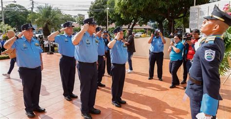 Policía de Nicaragua rinde homenaje a oficiales caídos en cumplimiento