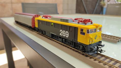 Renfe 269 Series Manufactured By Electrotren H0 R Modeltrains