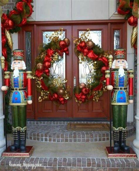 18 Best Neighborhood Entrance Christmas Ideas Images On Pinterest Diy