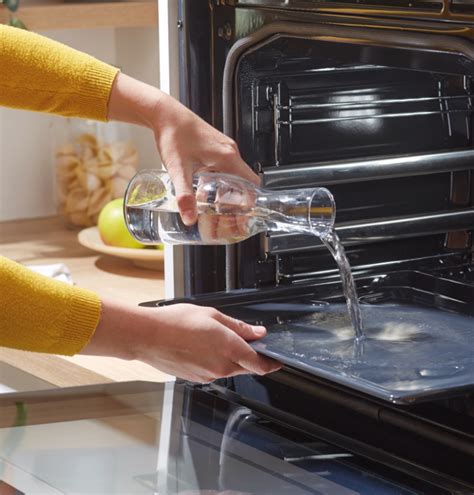 Etna Helpt Het Gemakkelijk Schoonmaken Van Je Oven Ovens